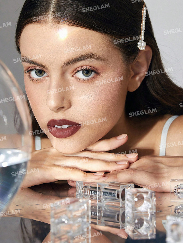 Cosmic Crystal Matte Lipstick – Mieszane emocje